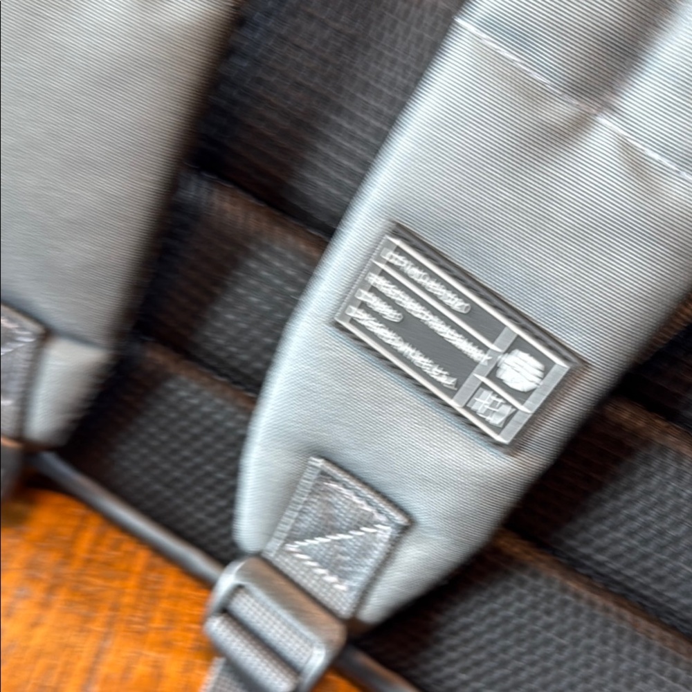 Hex Brands Simple Gray Backpack - image 4